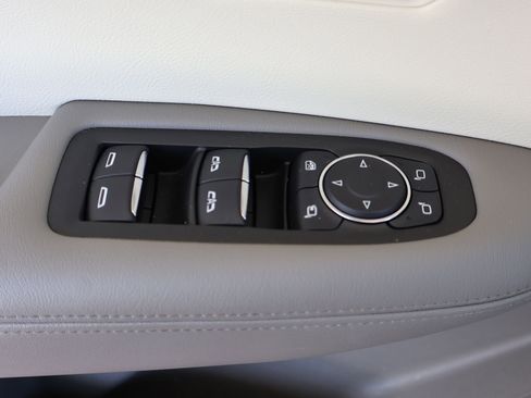 Certified 2022 Cadillac XT6 Premium Luxury w/ Technology Package FWD image 11