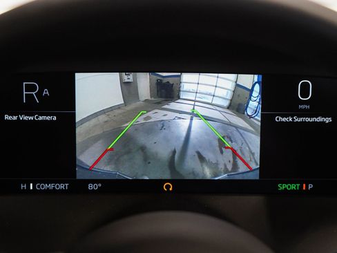 Used 2025 McLaren 750S Spider image 31