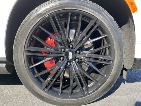 Used 2024 Cadillac Escalade V w/ LPO, ONYX Package image 46