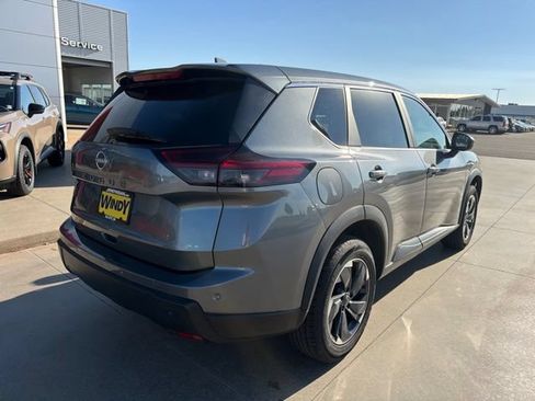 Used 2025 Nissan Rogue SV FWD image 7