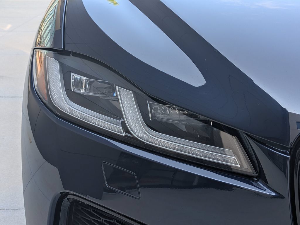 Certified 2026 Jaguar F-PACE R-Dynamic S AWD/4WD image 10