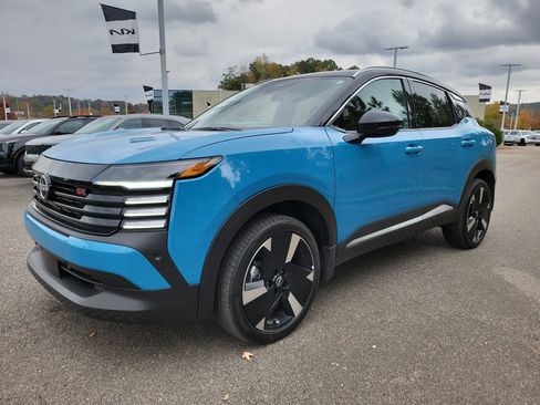 Used 2025 Nissan Kicks SR w/ Illumination Package image 20