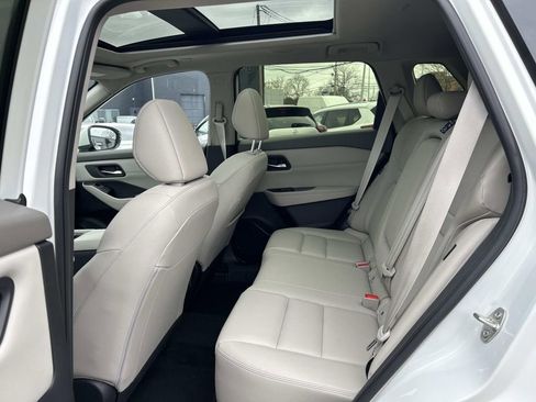 Used 2023 Nissan Rogue SL image 12