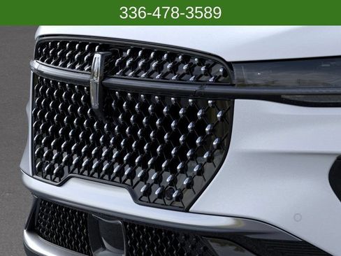 New 2026 Lincoln Nautilus Premier AWD/4WD image 17