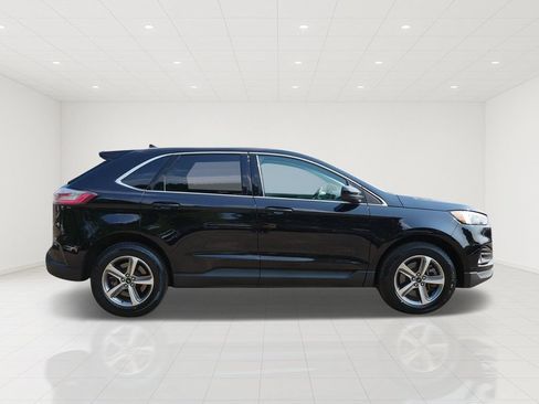 Certified 2024 Ford Edge SEL w/ Convenience Package AWD/4WD image 2