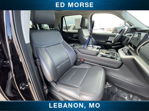 Used 2025 Ford Expedition Active AWD/4WD image 26