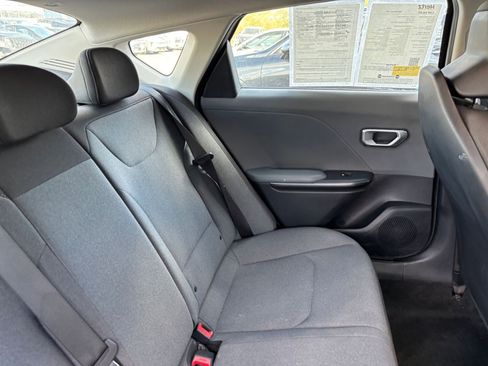 Used 2025 Kia K4 FWD image 36