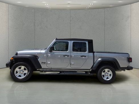 Used 2020 Jeep Gladiator Sport w/ Quick Order Package 24S AWD/4WD image 2