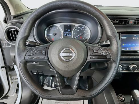 Used 2024 Nissan Kicks S image 14