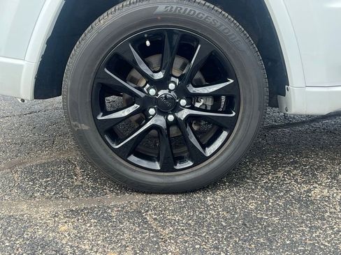 Used 2020 Jeep Grand Cherokee Altitude image 15