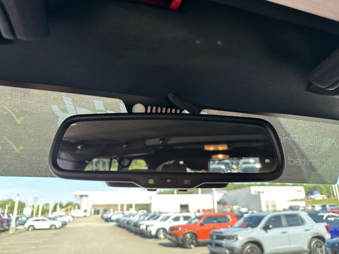 Used 2016 Jeep Wrangler Unlimited Sahara w/ Connectivity Group AWD/4WD image 26