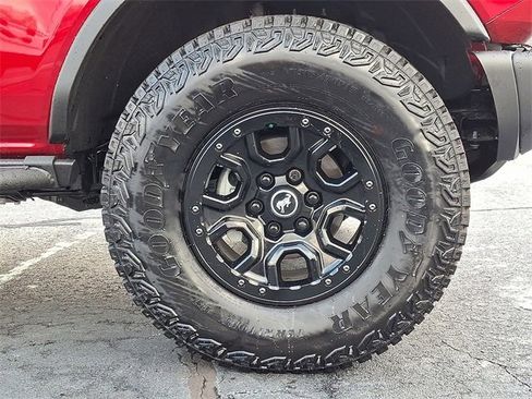 Certified 2025 Ford Bronco Badlands image 8