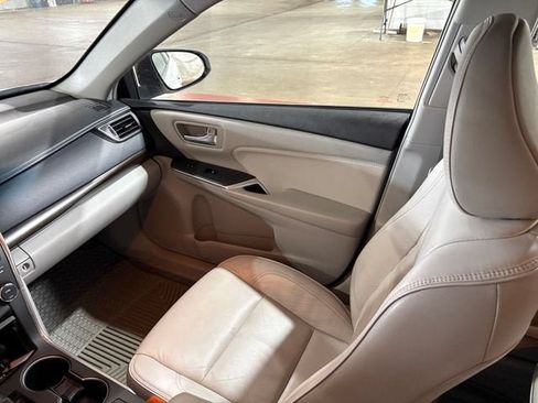 Used 2016 Toyota Camry XLE w/ Moonroof Package FWD image 21