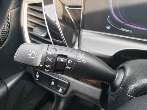 Used 2025 Kia Seltos S AWD/4WD image 28
