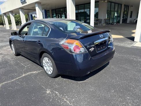 Used 2011 Nissan Altima 2.5 S FWD image 8