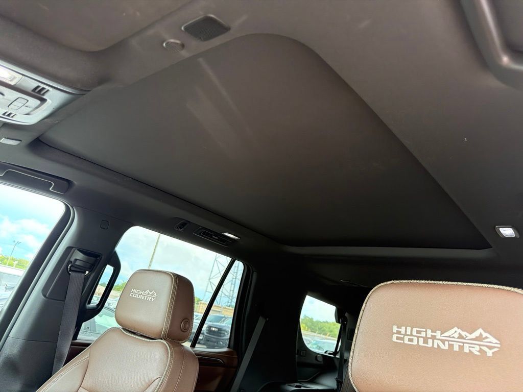 Used 2023 Chevrolet Tahoe High Country AWD/4WD image 20