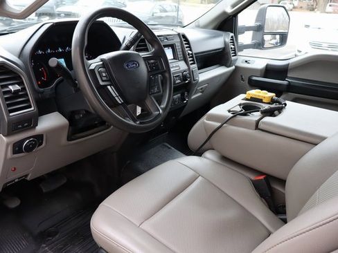 Used 2022 Ford F350 XL w/ Power Equipment Group image 5