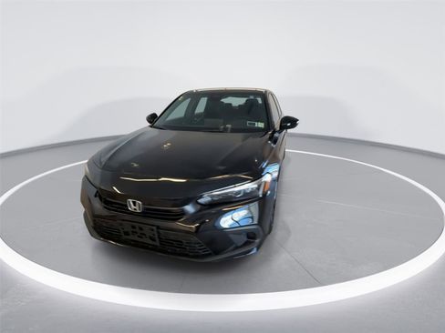 Used 2023 Honda Civic Sport image 2