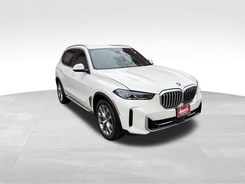 Used 2025 BMW X5 xDrive50e image 8