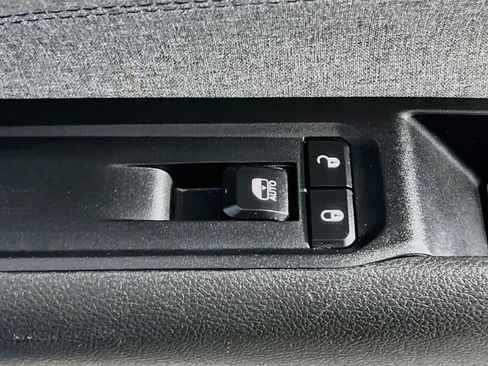 Used 2024 Jeep Compass Latitude w/ Altitude Special Edition AWD/4WD image 30