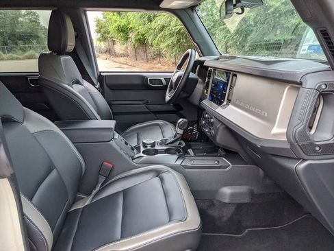 New 2025 Ford Bronco Outer Banks AWD/4WD image 25