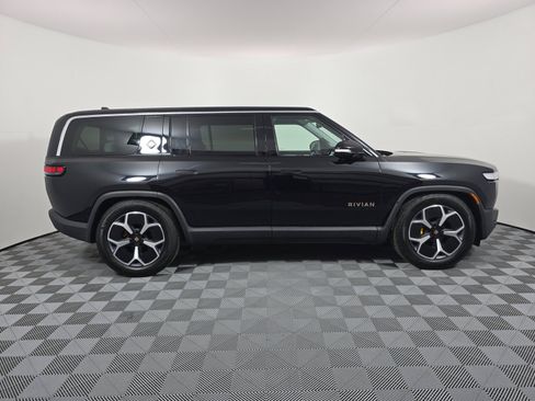 Used 2024 Rivian R1S Adventure AWD/4WD image 6