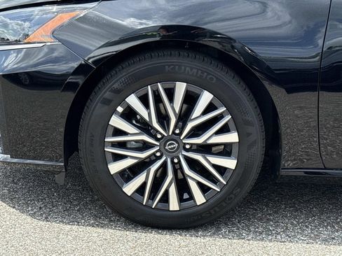Used 2026 Nissan Altima 2.5 SV FWD image 11