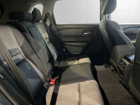 Used 2024 Nissan Rogue SV image 17