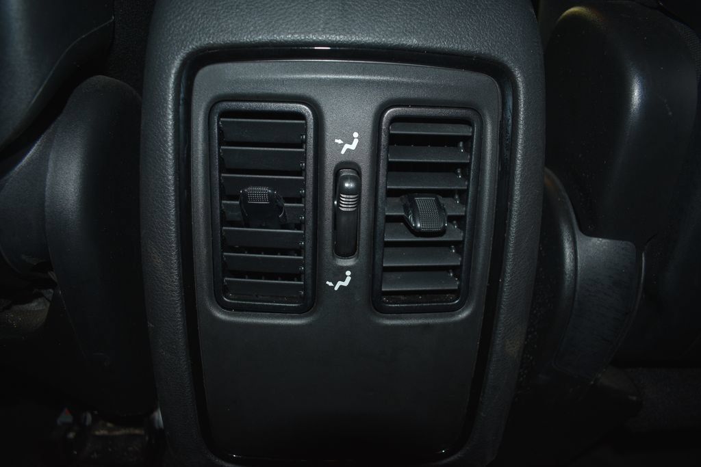 Used 2023 Dodge Durango SXT RWD image 27