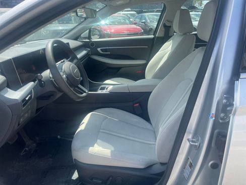 Used 2025 Hyundai Sonata SEL FWD image 23
