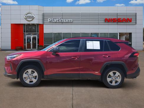 Used 2025 Toyota RAV4 LE AWD/4WD image 3