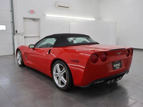 Used 2006 Chevrolet Corvette Convertible w/ Preferred Equipment Group RWD image 43