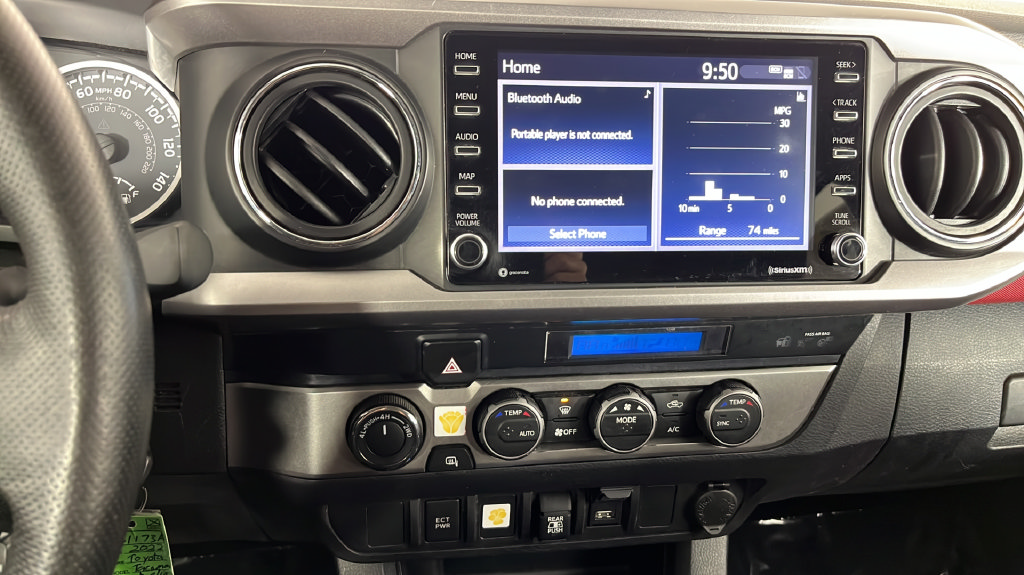 Used 2022 Toyota Tacoma SR5 AWD/4WD image 30