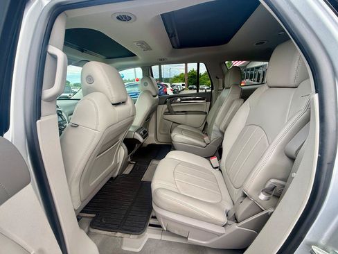 Used 2017 Buick Enclave Leather FWD image 9