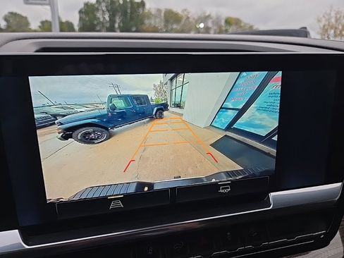 Used 2024 Chevrolet Silverado 2500 LT image 64