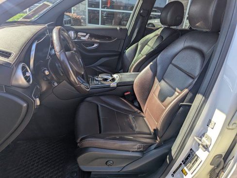 Used 2017 Mercedes-Benz GLC 300 4MATIC image 11