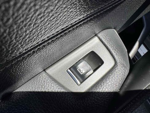 Used 2019 BMW 530i RWD image 44