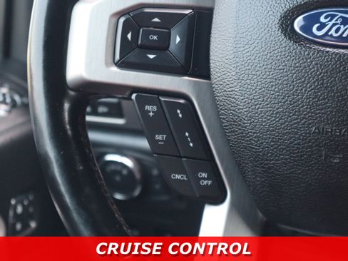Used 2018 Ford F150 Platinum w/ Equipment Group 701A Luxury AWD/4WD image 15