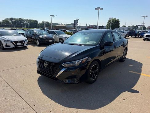 Used 2024 Nissan Sentra SV FWD image 6
