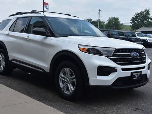 Used 2023 Ford Explorer XLT AWD/4WD image 10