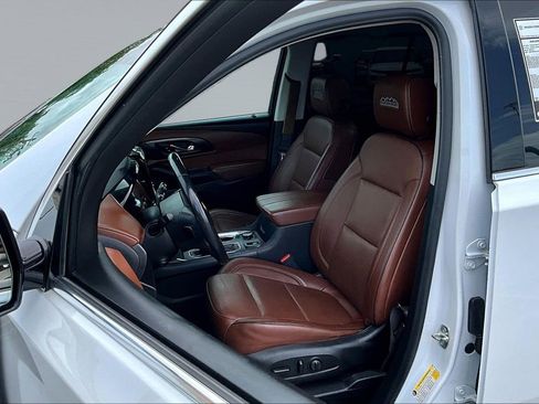 Used 2020 Chevrolet Traverse High Country w/ LPO, Floor Liner Package AWD/4WD image 22