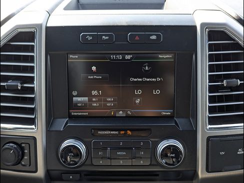 Used 2015 Ford F150 Platinum w/ Equipment Group 701A Luxury AWD/4WD image 33