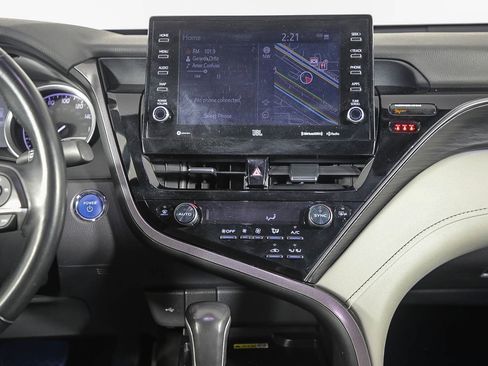 Used 2024 Toyota Camry XLE image 13