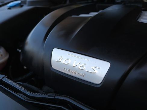 Used 2017 Porsche Cayenne S image 57