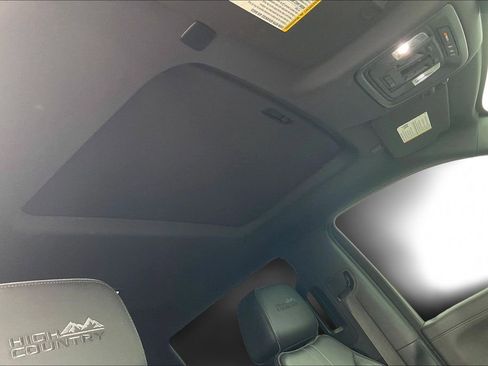 Used 2019 Chevrolet Silverado 1500 High Country w/ Technology Package AWD/4WD image 28