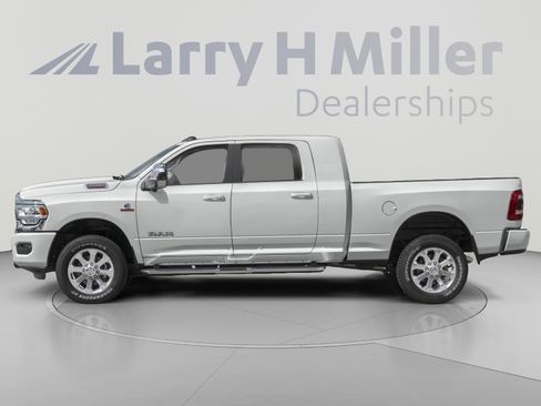 Used 2024 RAM 2500 Laramie w/ Night Edition AWD/4WD image 3