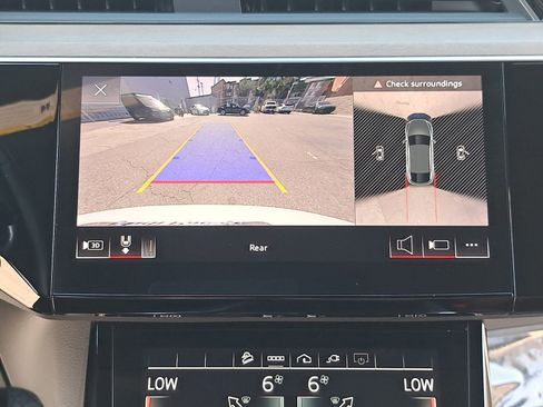 Used 2024 Audi Q8 e-tron Premium Plus image 27