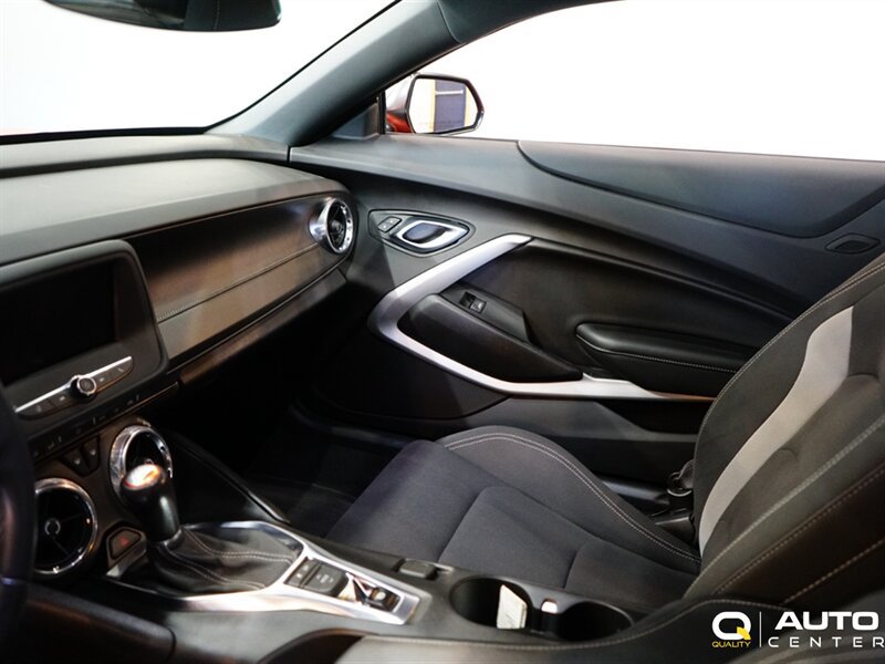 Used 2020 Chevrolet Camaro LT RWD image 18