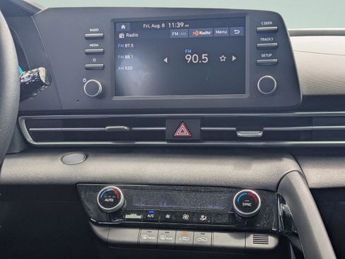 New 2025 Hyundai Elantra Blue image 3