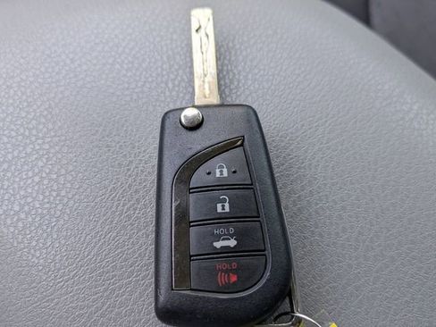 Used 2022 Toyota Camry LE FWD image 27
